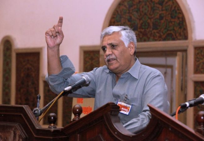 جلا کے مشعل جان‘ ہم جنوں صفات چلے!
