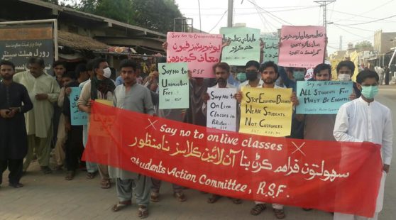 Protest again online classes and university fees (9)