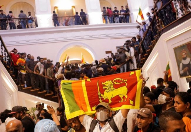 سری لنکا میں بغاوت!